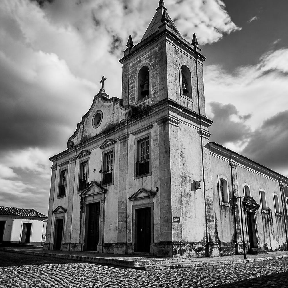 Foto histórica em preto e branco de edificação colonial em Patu